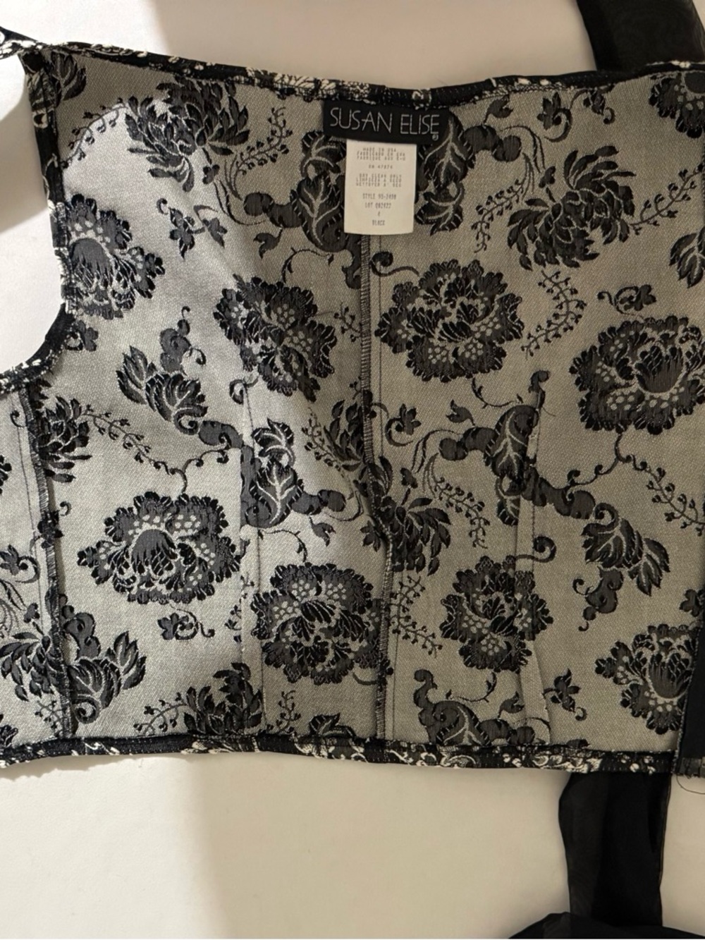 Susan Elise Black & White Floral Brocade Vest with Sheer Sash - Picture 2 of 7